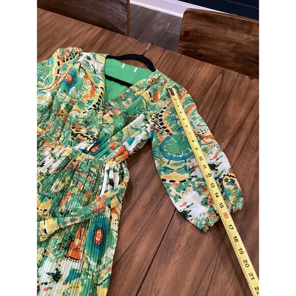 Kindred Anthropologie chiffon long sleeve v neck pleated green geo print dress S - Picture 5 of 8